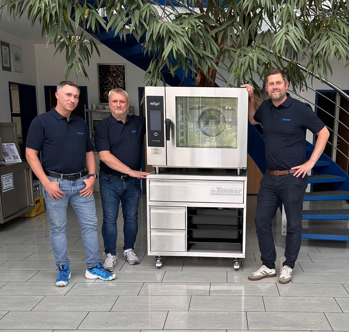 TIMMER TankBase: mobiler Unterbau für Kombidämpfer, ermöglicht autarkes Kochen ohne festen Wasseranschluss